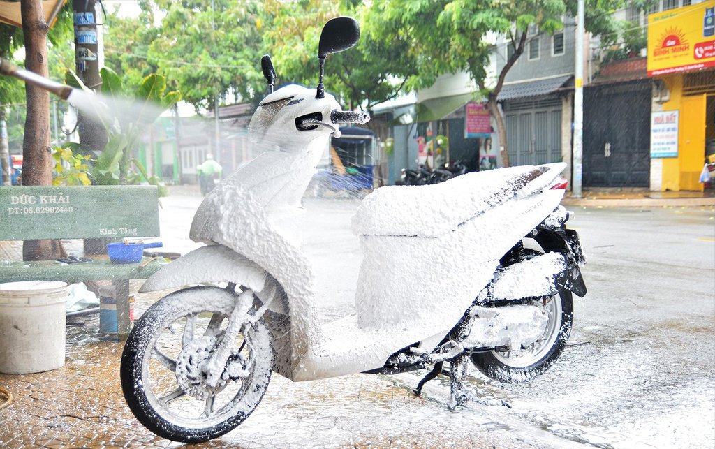 Rửa xe thao tác đơn giản nhưng không phải ai cũng biết